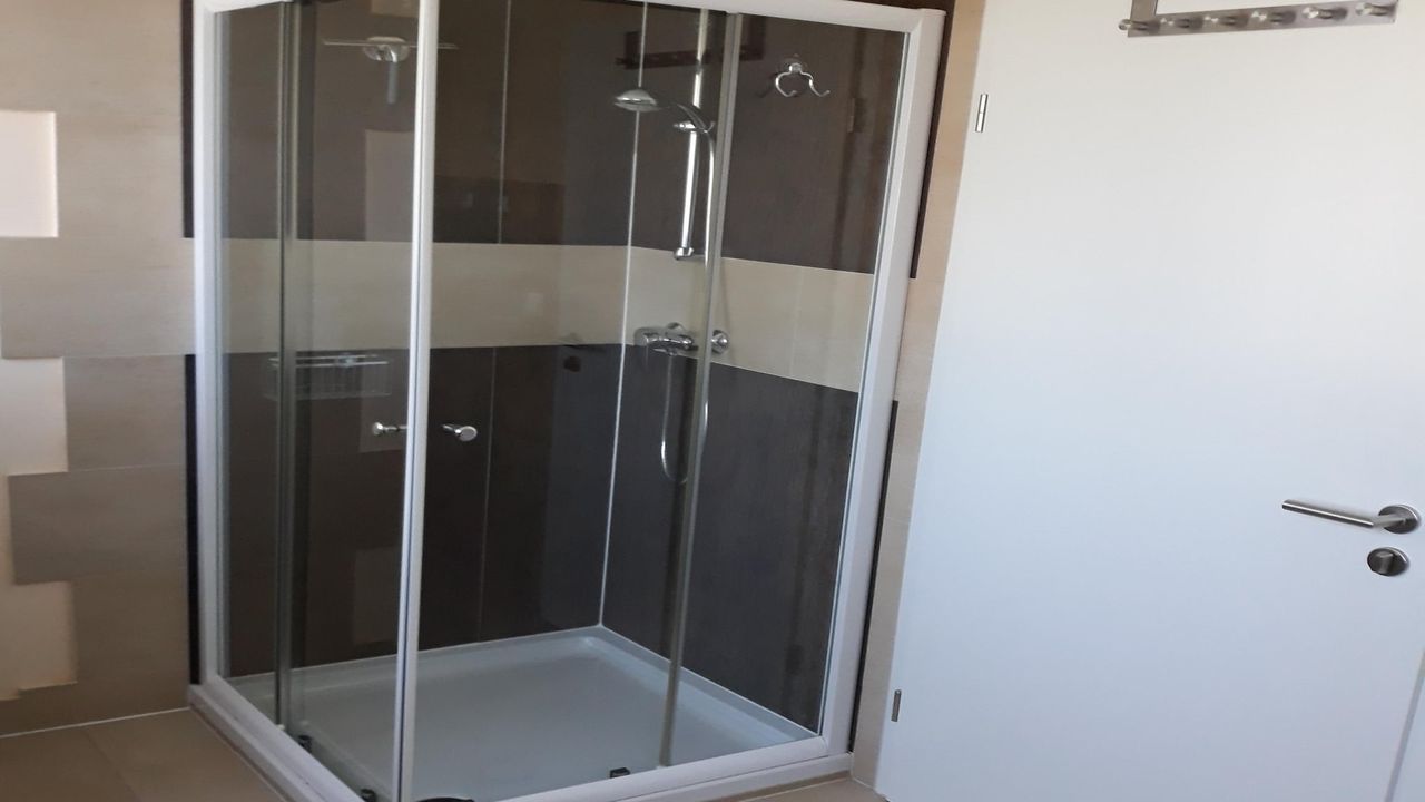 BathRoom BathRoom